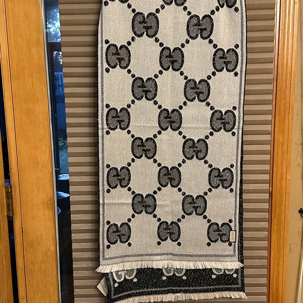 Authentic Wool Gucci scarf
